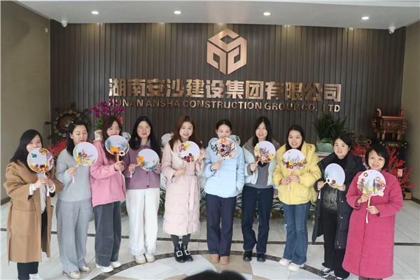婦女節(jié) | 扇舞春風(fēng)，花韻流年